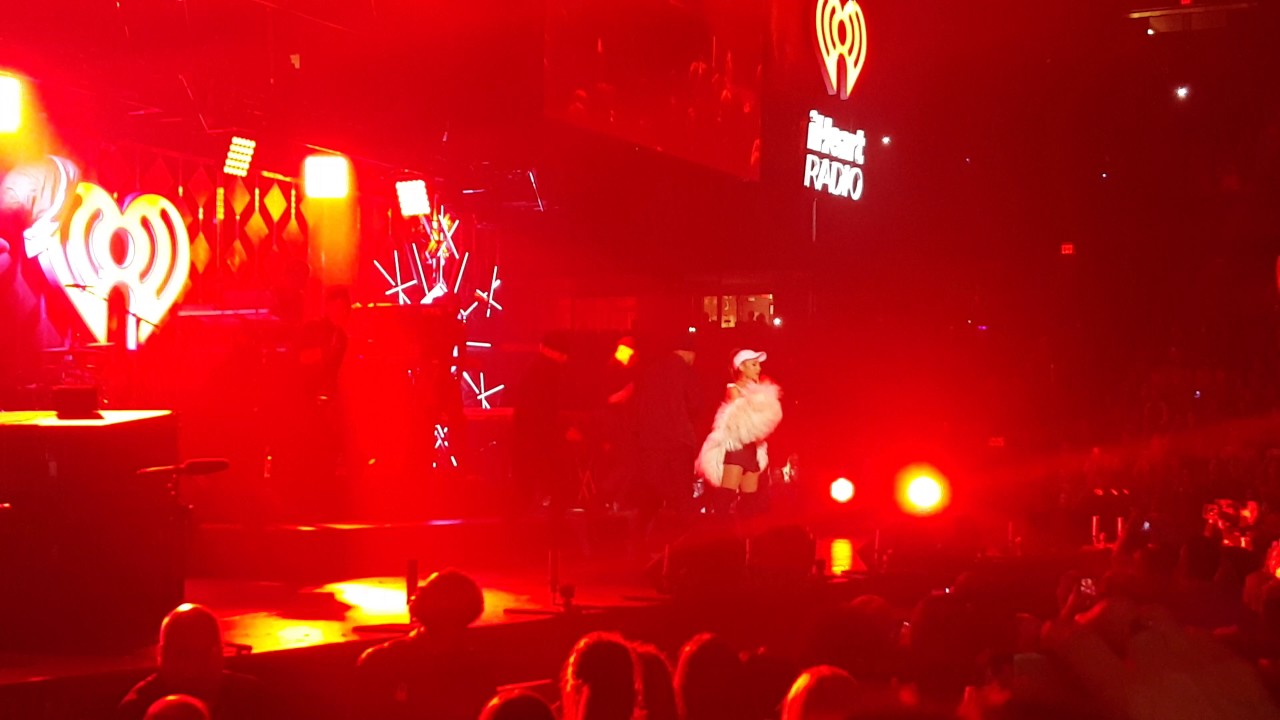 Ariana Grande 