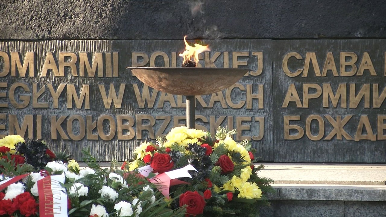GŁÓWNE OBCHODY 81. ROCZNICY WALK O KOŁOBRZEG NA CMENTARZU WOJENNYM (relacja z obchodów)
