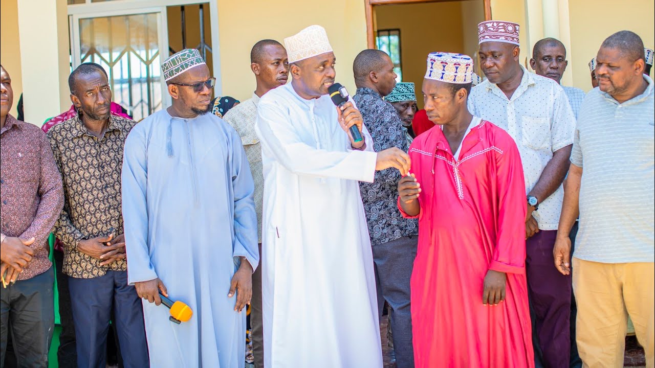 MAKAMU WA PILI WA RAIS ZANZIBAR--KUKABIDHI MADRASA ALIZOZIJENGA JIMBONI KWAKE --KIWANI