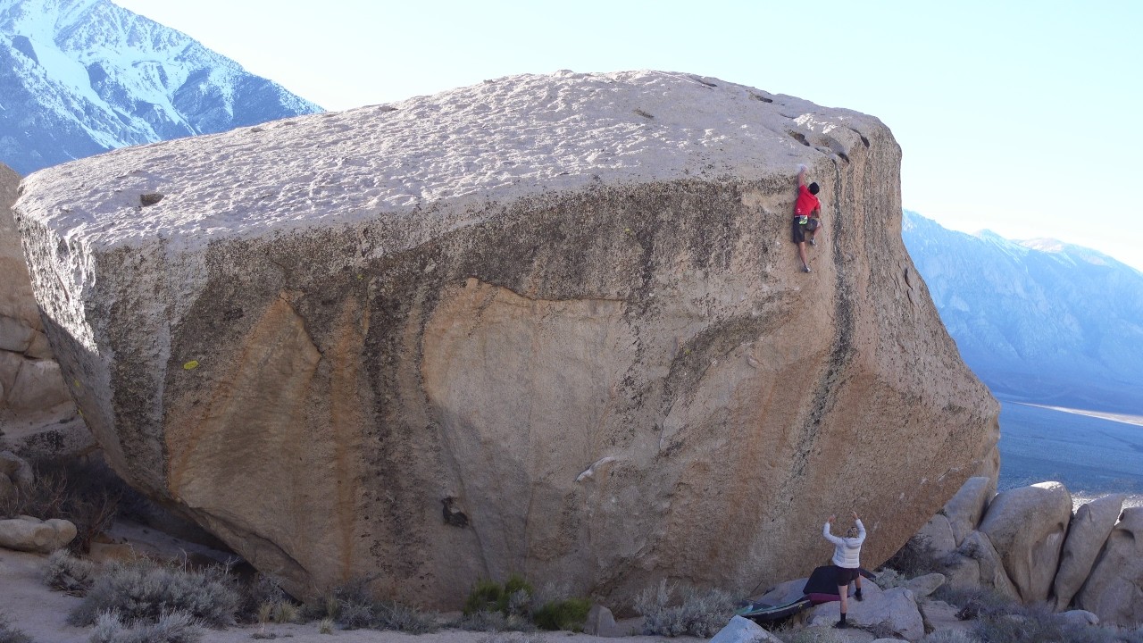 Bishop Bouldering: Flight of the Bumblebee (V8)