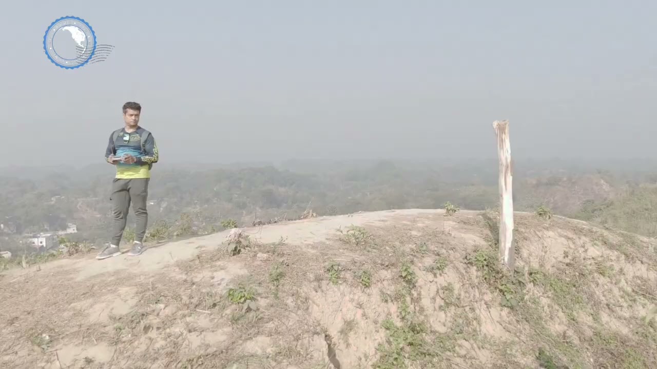 “সবুজ পাহাড়ের বুকের উপর কুয়াশার চাদর—এ দৃশ্য দেখে মনে হল পৃথিবী বোধহয় আবার নতুন সাজে সাজলো।”