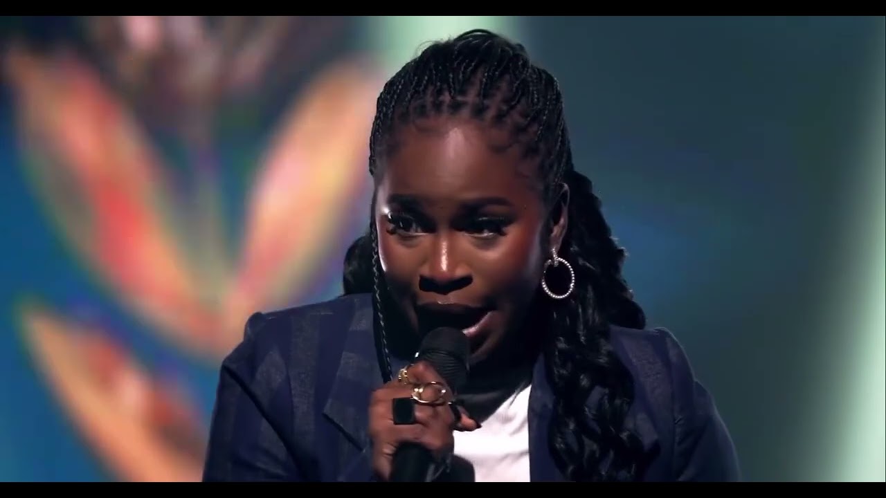 Ibquake doing what she was born to do at the Indomie Heros award ceremony #spokenwords #ibquake