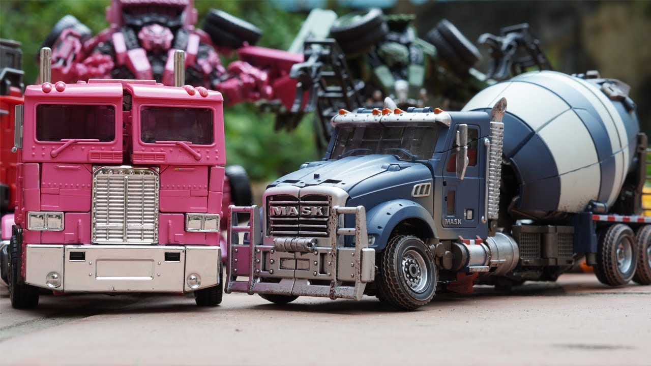Transformers Devastator Devil Savior Vs Optimus Prime Stop motion! Decepticon Robot in real life!