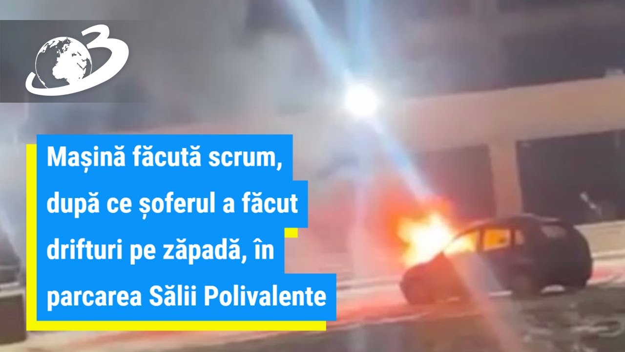 Mașină făcută scrum, după ce șoferul a făcut drifturi pe zăpadă, &icirc;n parcarea Sălii Polivalente