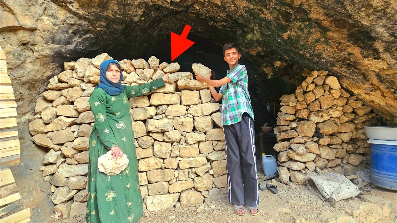 Cave Family Builds Stone Wall to Survive Cold & Wild Animals!