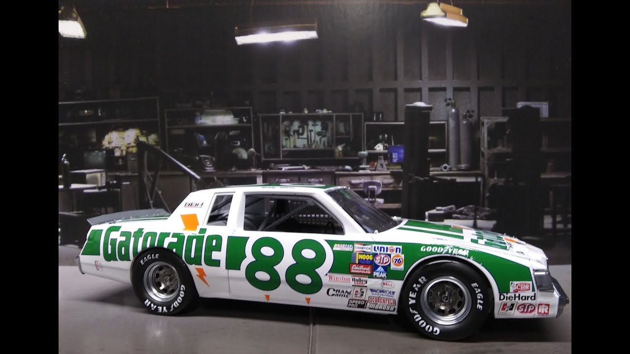 Обзор модели Buick Regal 1/24 от Bobby Allison Gatorade #88 1982 года выпуска из набора Salvinos JR