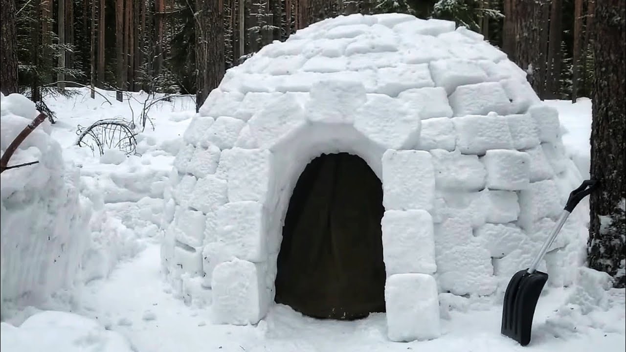 ИГЛУ. Построил дом из снега. Русский зимний лес.