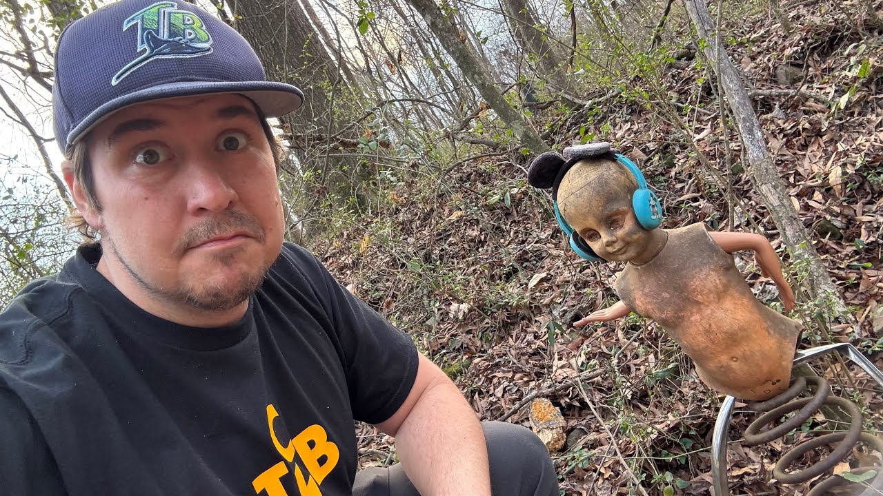 Exploring Atlanta's Creepiest Roadside Attraction - Doll's Head Trail