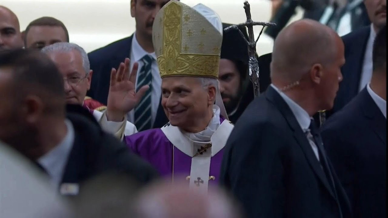 Papa celebra sua primeira missa na Turquia após visitar a Mesquita Azul | AFP