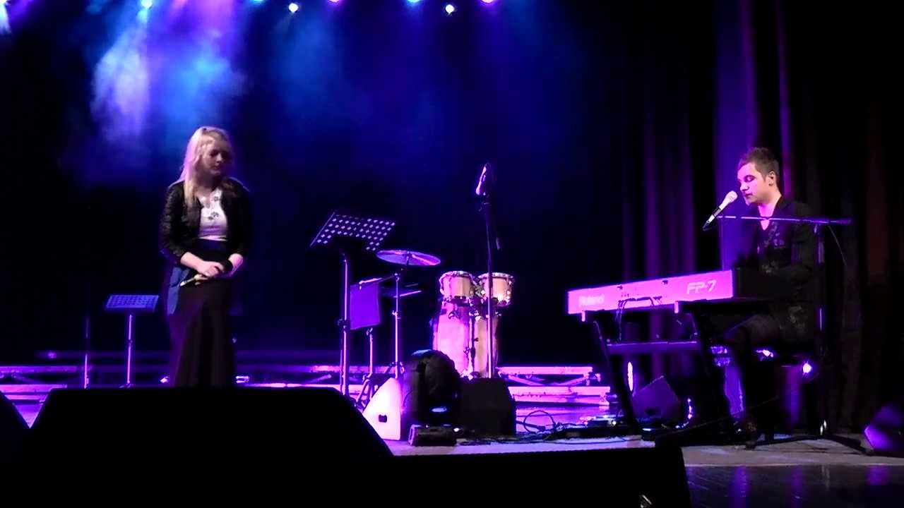 Ott Lepland ja Mari-Liis Urb - Sinuni (E STuudio aastalõpukontsert Põlvas 26.12.12)