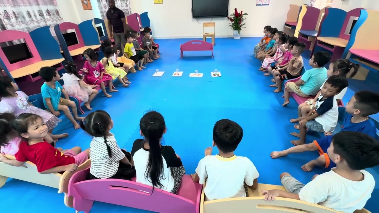 Buổi demo Tiếng Anh của các bạn 5TA1-5TA3 trường MN Hát Môn.