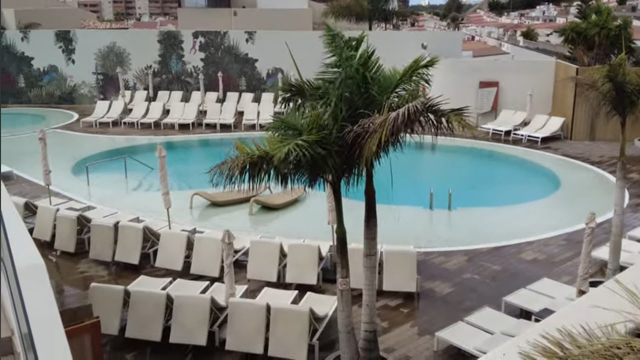 TENERIFE Los Cristianos - Castle Harbour To Paradise Park Hotel Caseys Bar