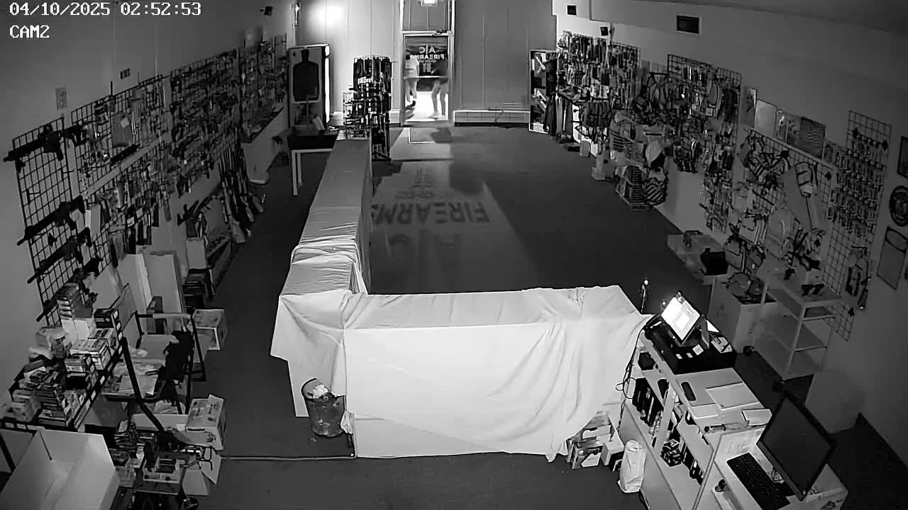 12+ guns stolen during break-in at Ohio gun store