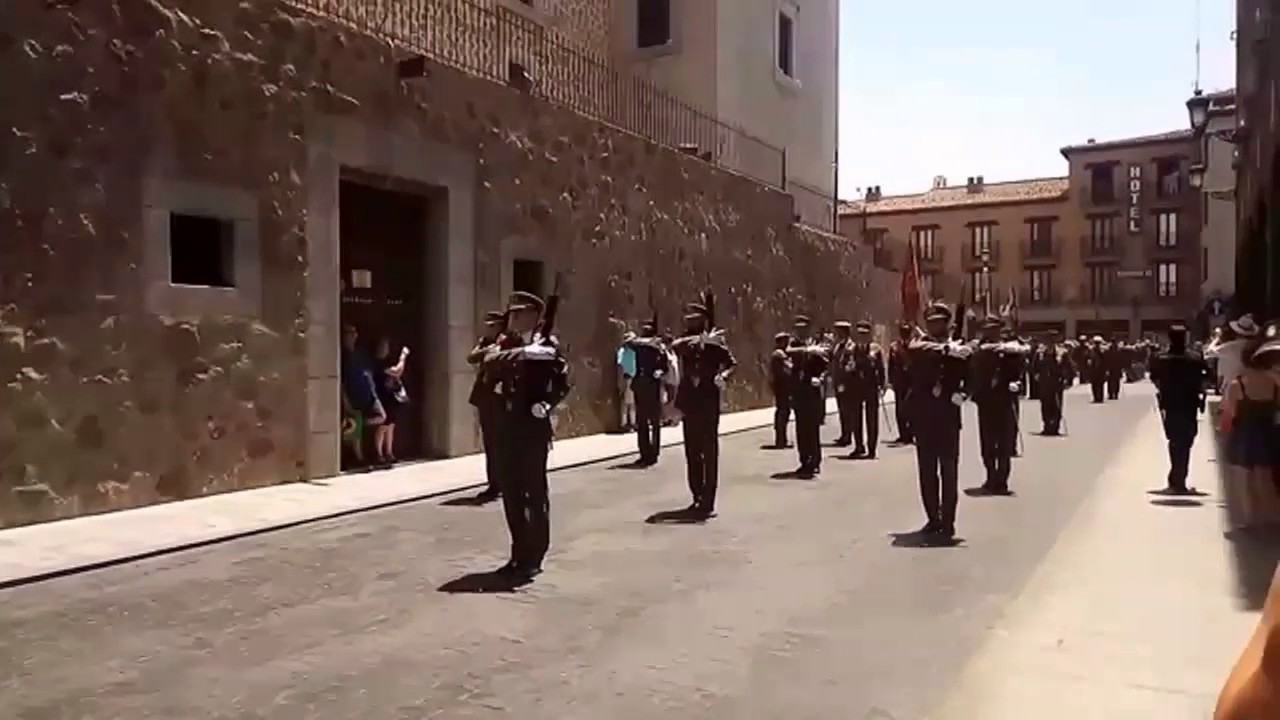 Sólo podían desfilar voluntarios del ejército en procesión Corpus Cristi en Toledo ¡Miren que pasó!