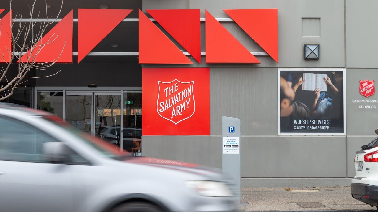 Cost of living crisis ‘really biting’ everyday Australians this Christmas