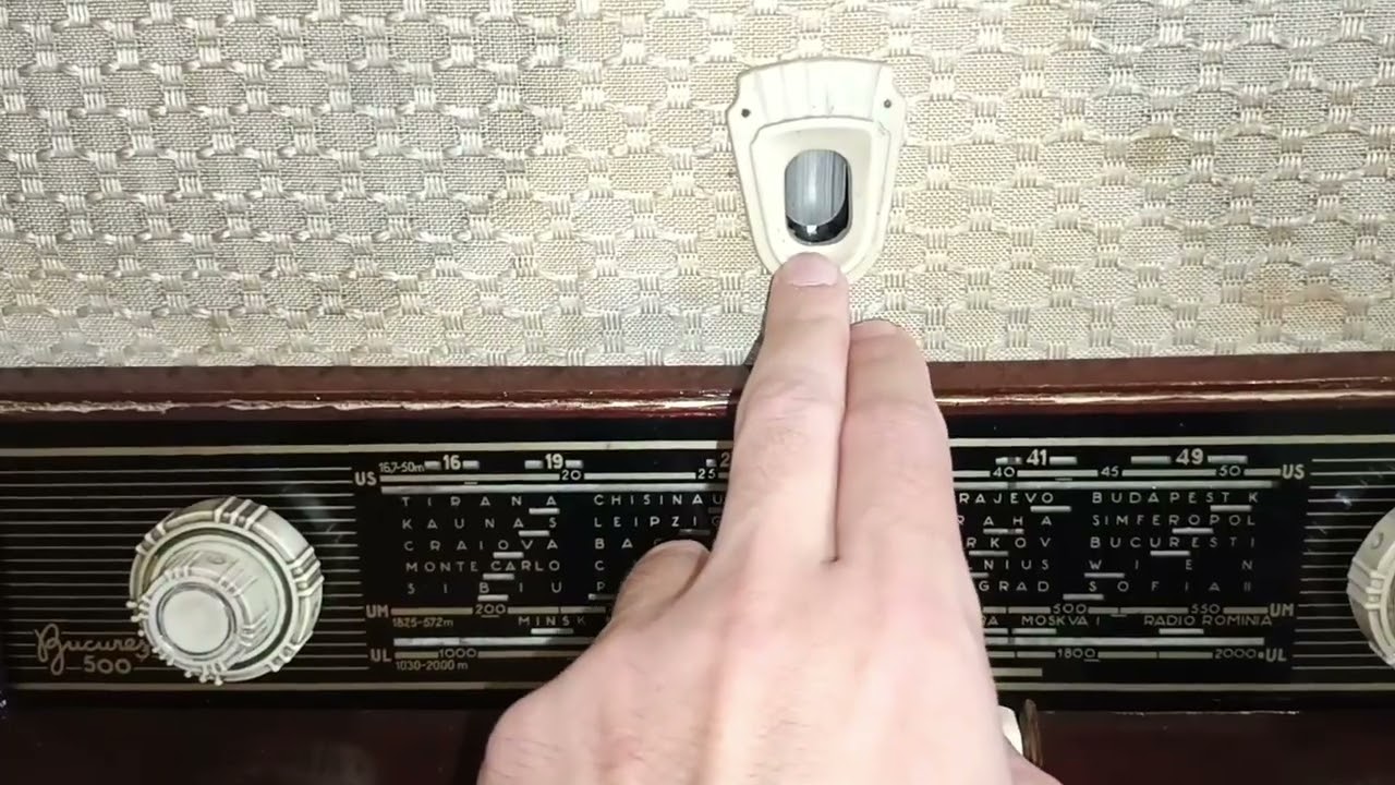 Bucuresti 500 -Radio cu lampi romanesc din perioada 1960