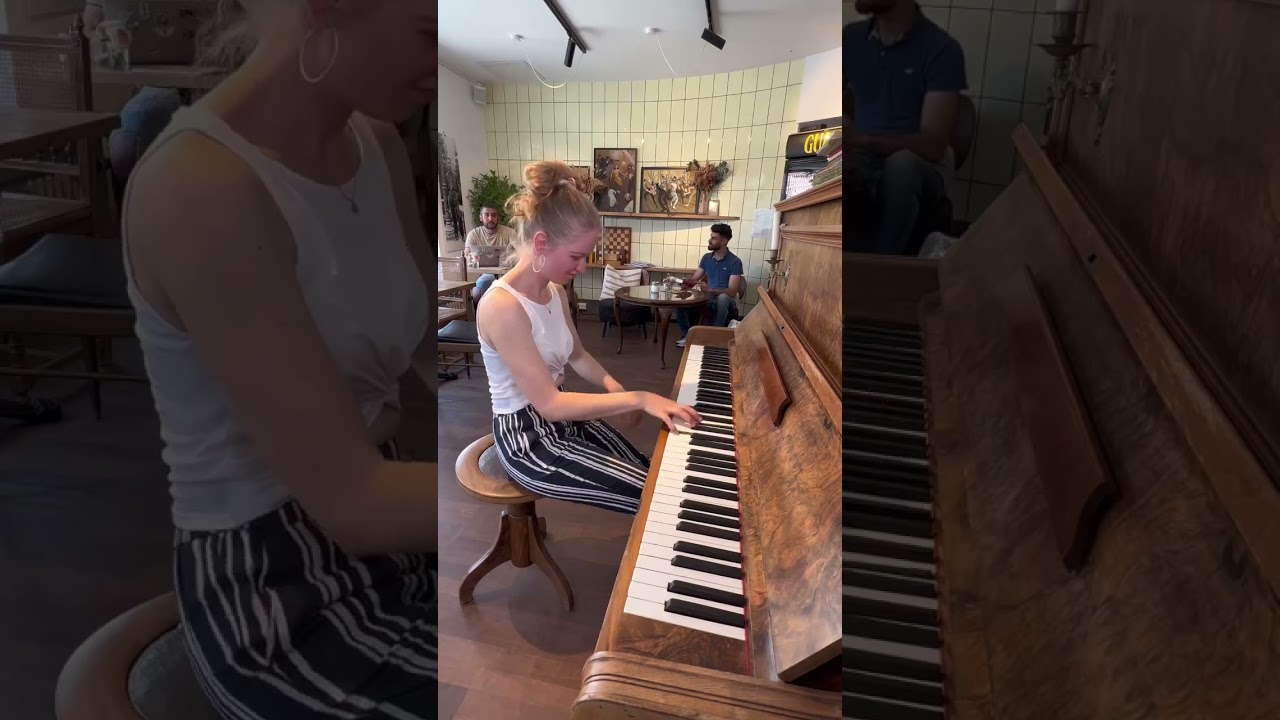 Subscribe to my Instagram: dashashpringer ❤️ #abba #abbamoney #piano #musiciansoftiktok