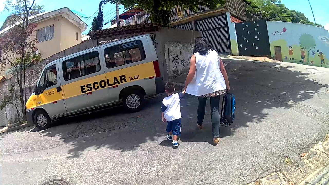 Enzo, primeiro dia no transporte escolar...
