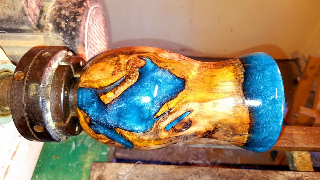 Epoxy Resin and upcycling an old Tree Stump [ Woodturning ]