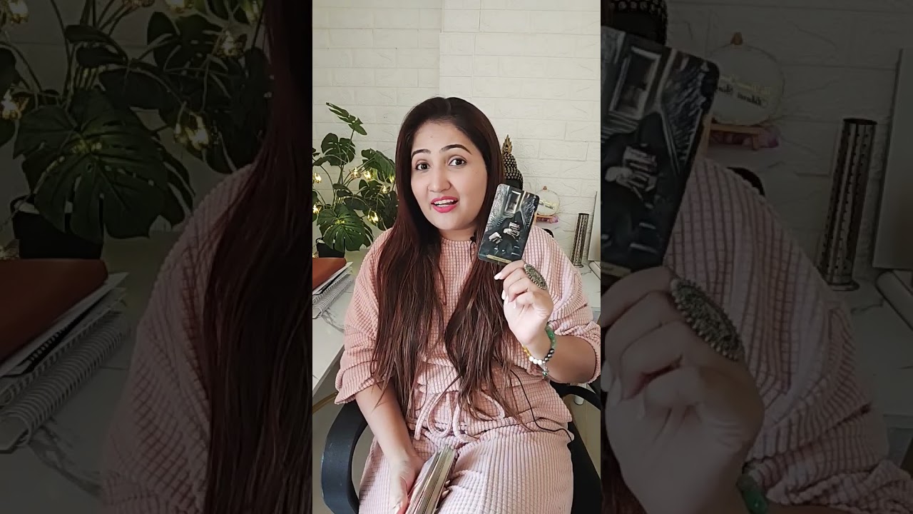 WOH AAPKE BARE MAIN KYA SOCH RAHE HAI | HIS CURRENT FEELINGS | HINDI TAROT | THE DIVINE TAROT