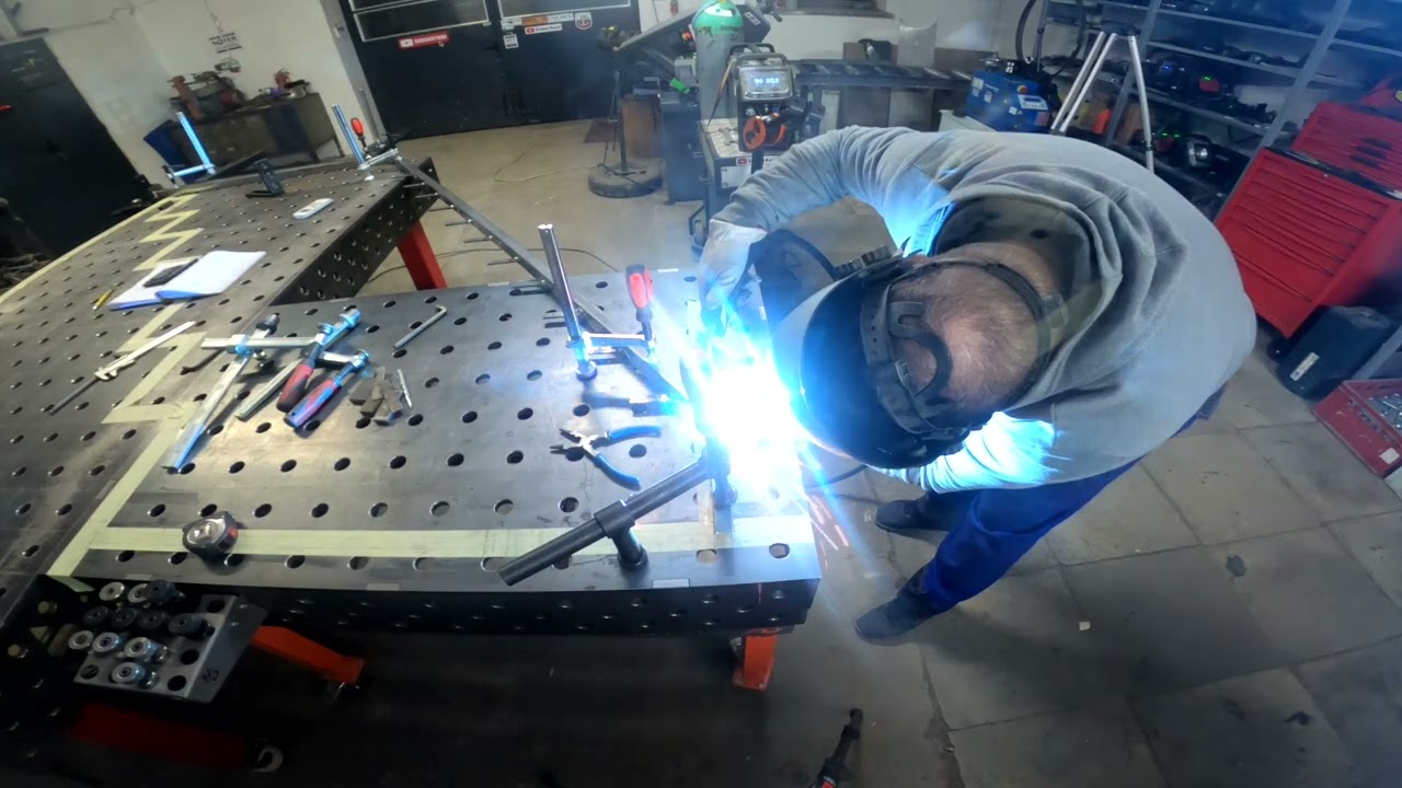 Balustrada nowoczesna HARFA #2  Konstrukcja modułowa balustrady - system przykręcanych tralek