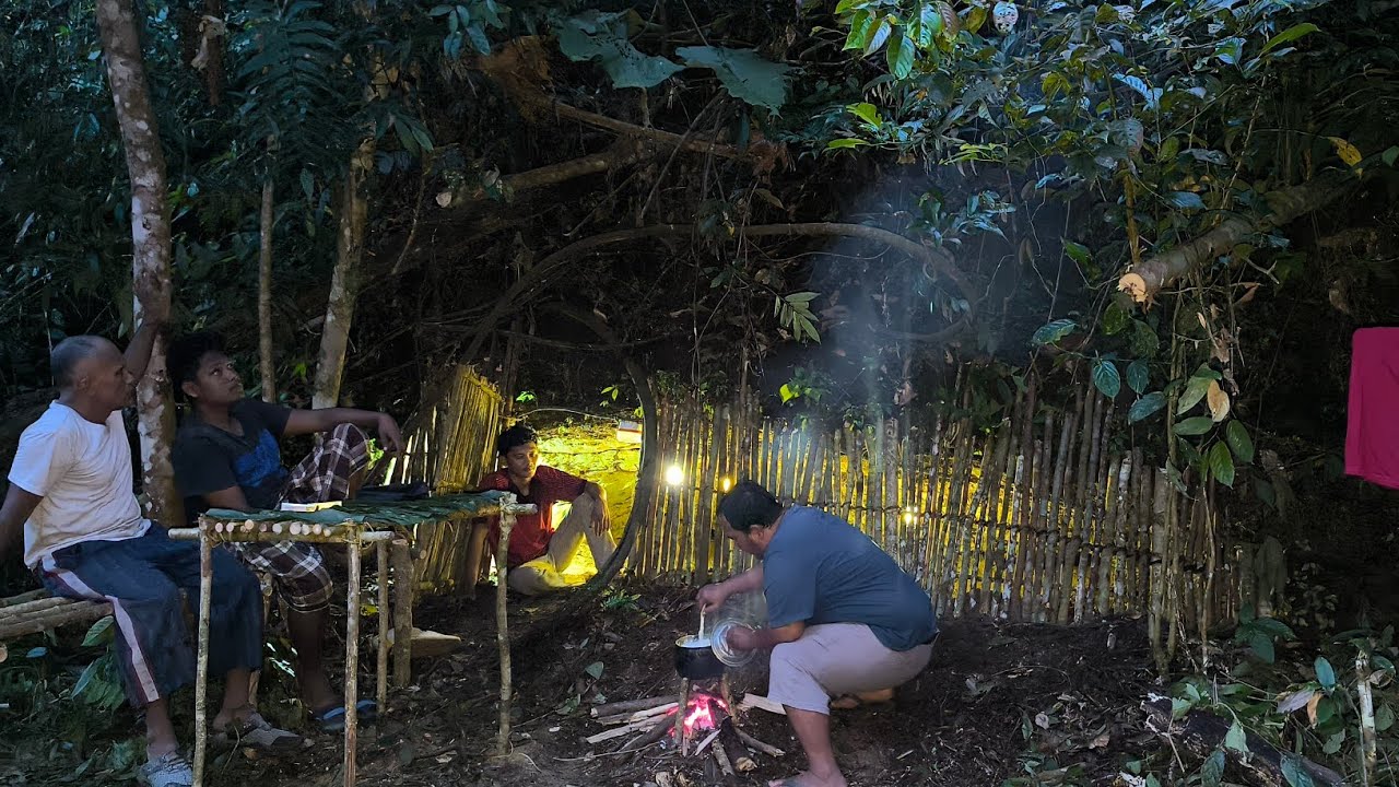 Camping hujan deras // hari ke 4 bertahan hidup di hutan dengan cara berpindah - pindah (nomaden)
