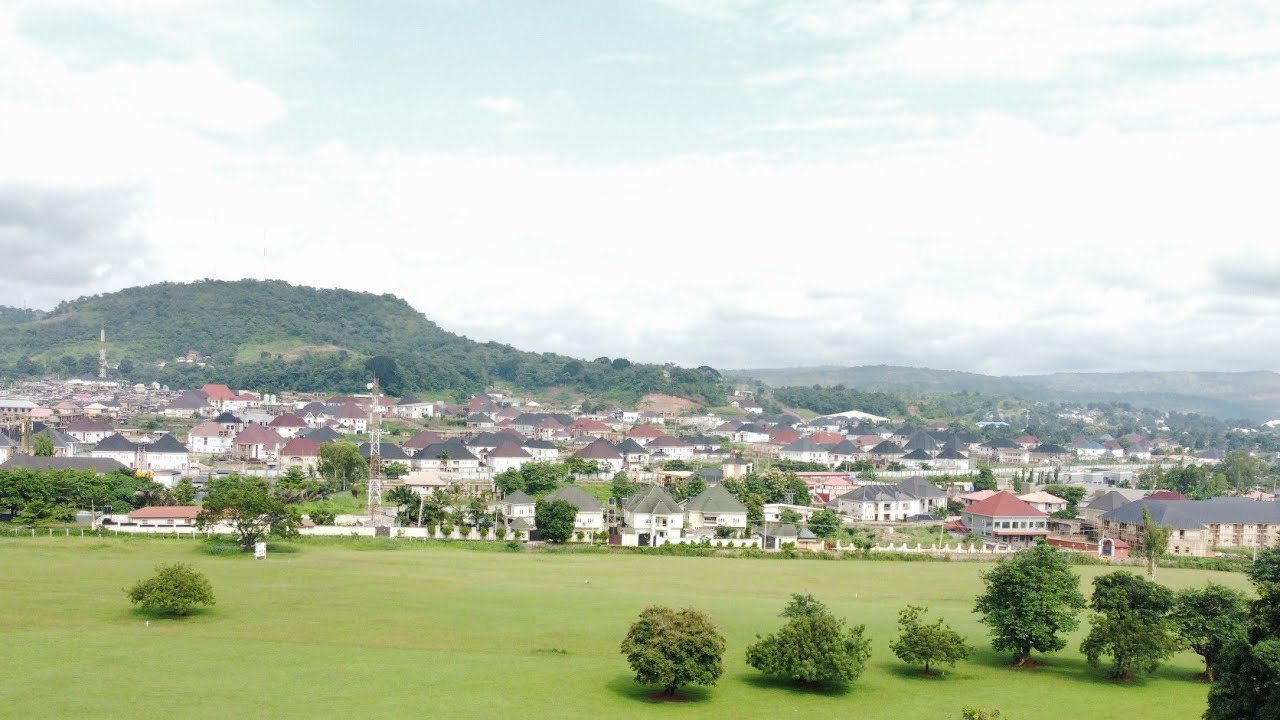This Is Where The Rich Live In Enugu Nigeria || Driving Around GRA Enugu On A Sunday Afternoon