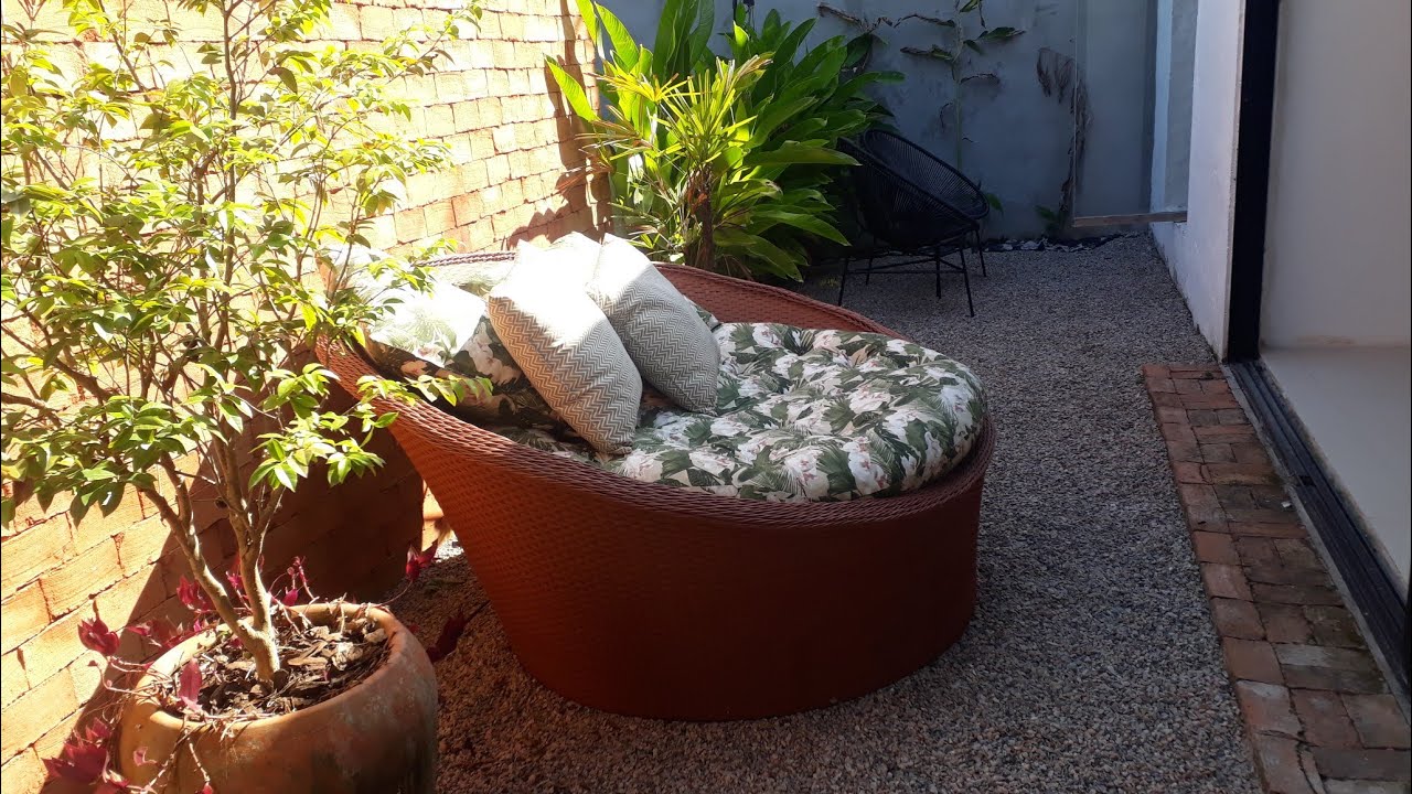 Brita ou Pedra no quintal 8 meses depois. Nasceu mato?Eu gostei?