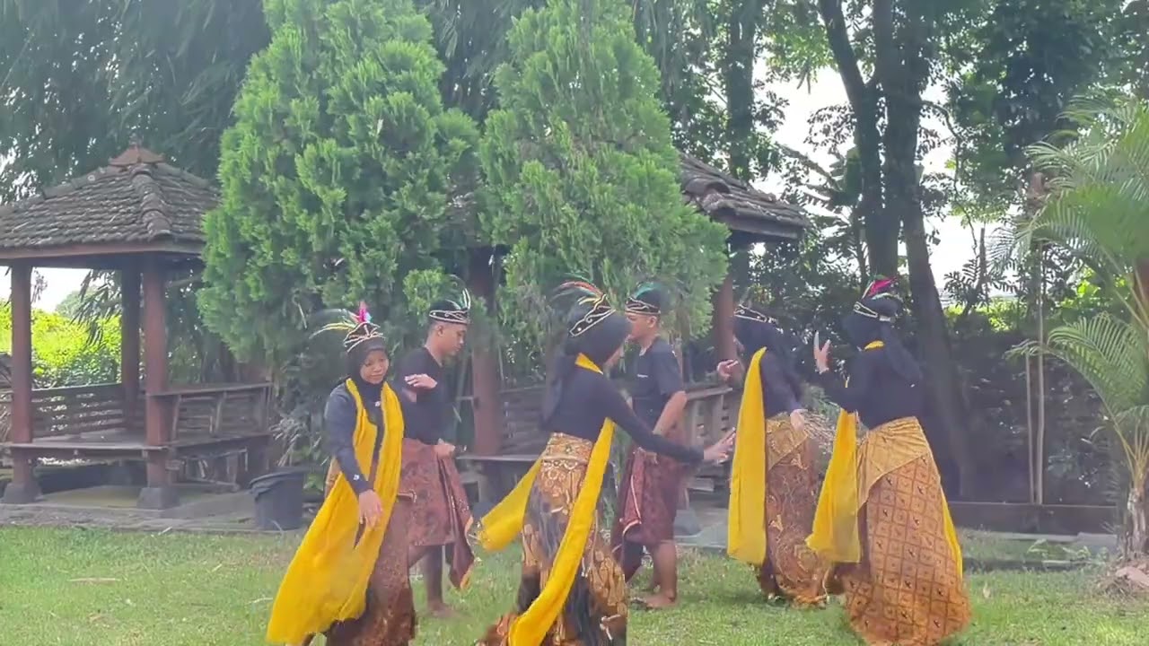 SENBUD TARI KREASI Kelompok 5
