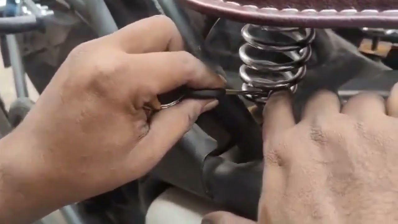 Installing Genuine Leather Front & Rear Seat Set Brown For Royal Enfield Classic 650
