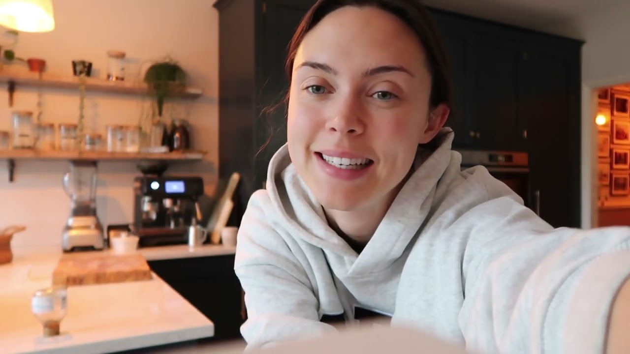 Slow days at home & the Bath market | DITL VLOG
