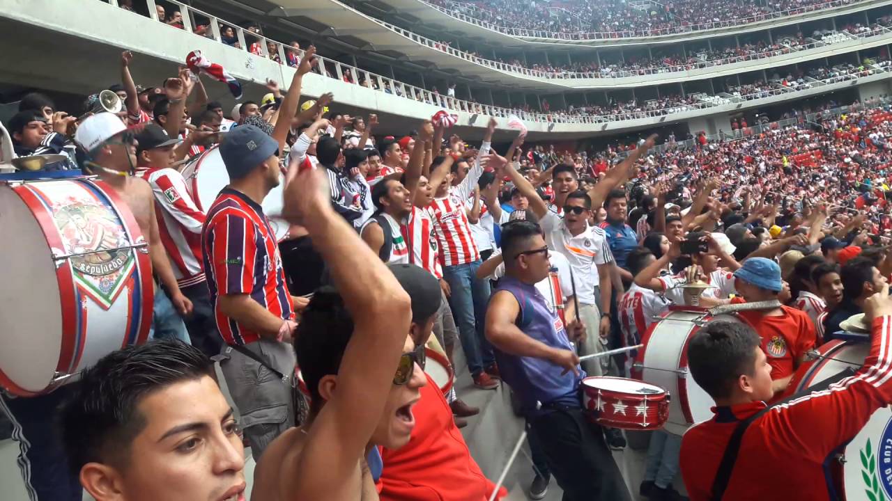 CLÁSICO TAPATÍO 2016 Chivas es fiesta y es carnaval!!