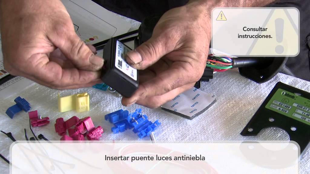 Instalación de enganche de bola para coches más el kit eléctronico