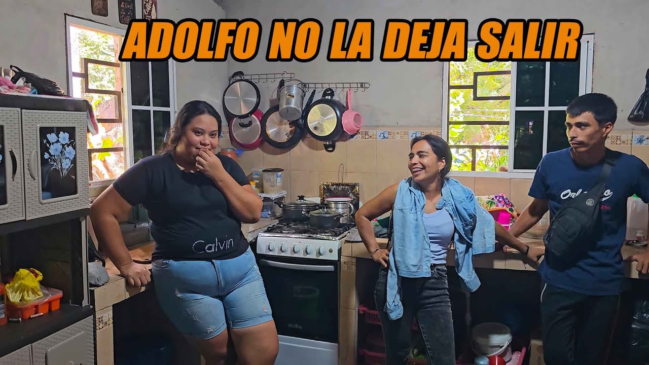Adolfo no deja salir a Su esposa.