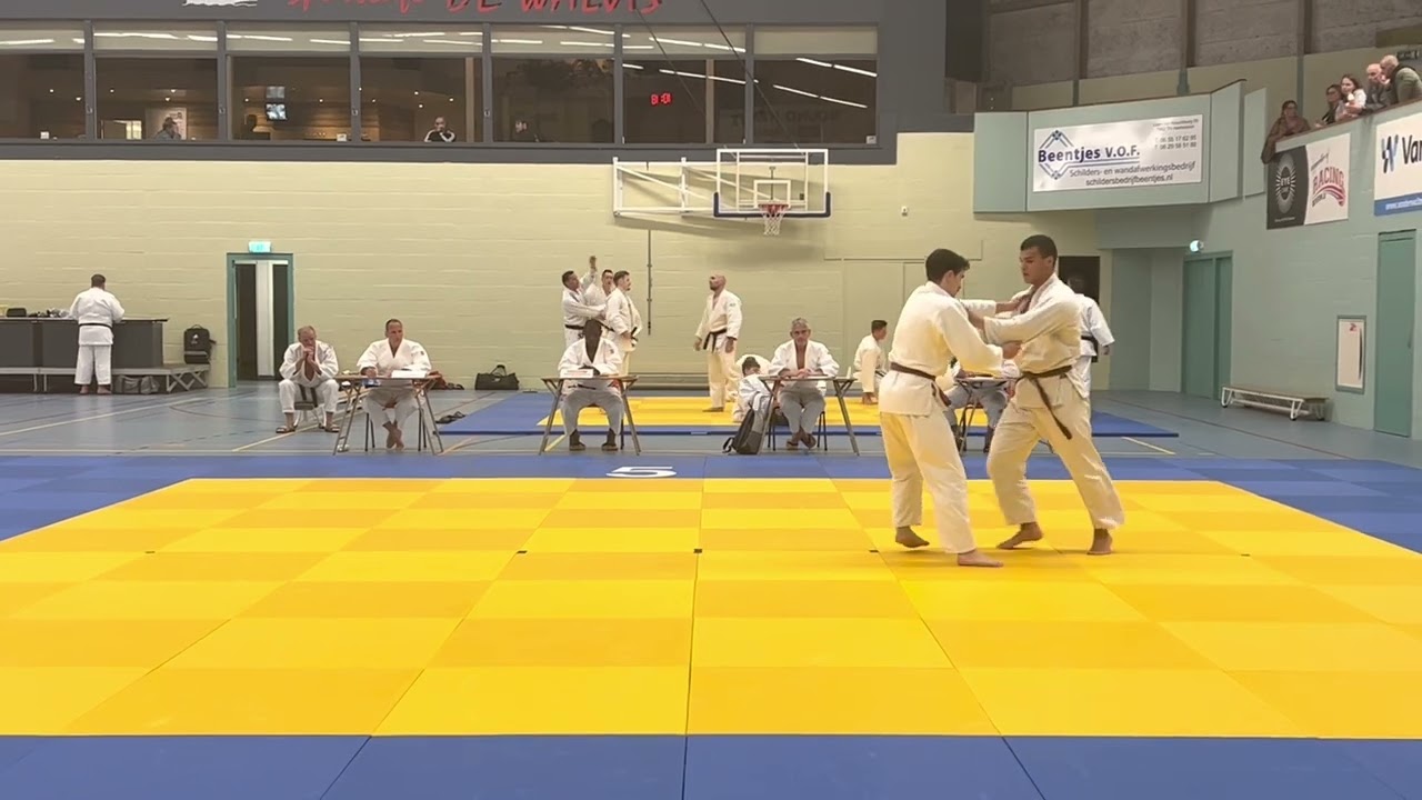 1e dan examen van Hans Siemons Ruiz
