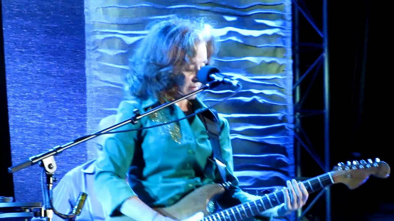 Bonnie Raitt w/Terry Adams (NRBQ) Green Lights