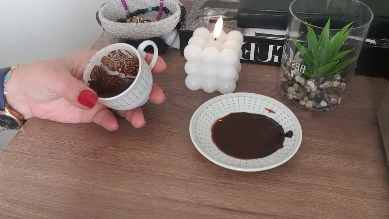 KOVA BURCU 1 KAŞIK SUDA BOGMAK İSTİYOR KAHVE FALI