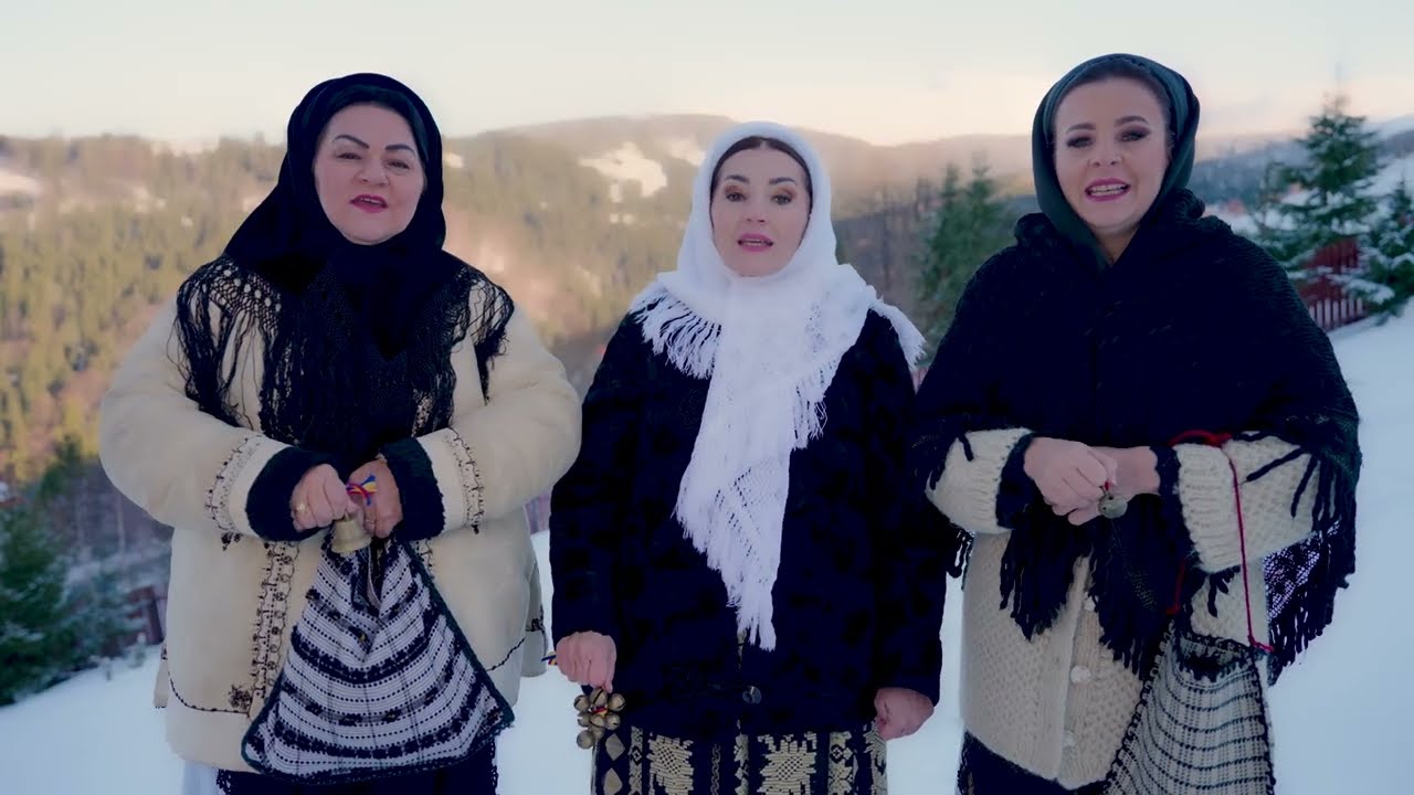 Mariana Anghel, Maria Dan Păucean, Roxana Moldovan - Sus &icirc;n poarta lui Crăciun