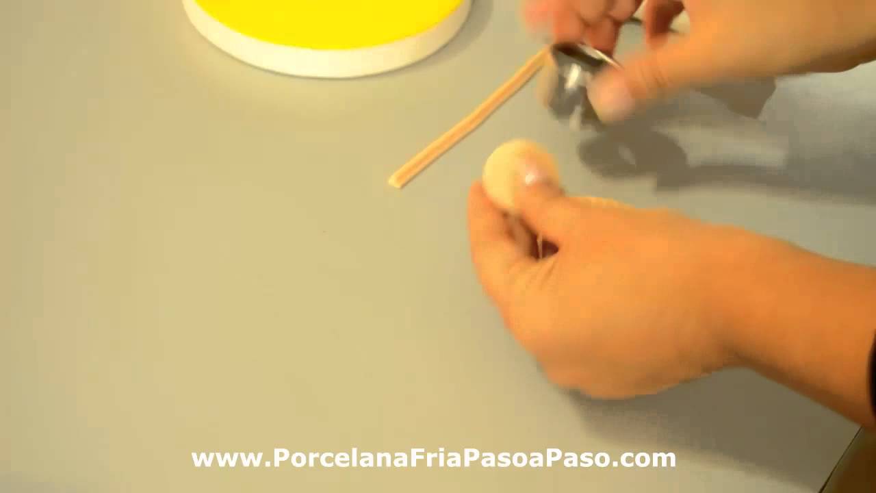 Canastita de Flores en Porcelana Fria
