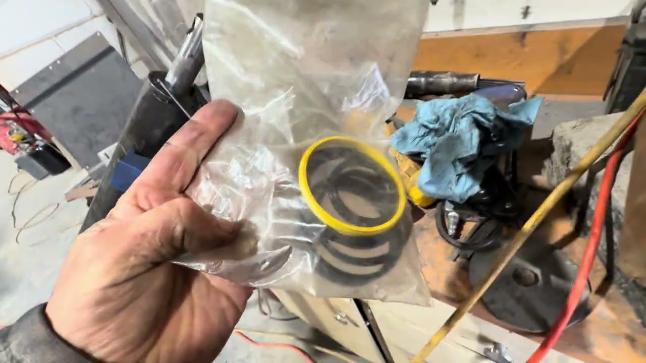 Somero laser screed auger head hydraulic cylinder rebuild part 2 