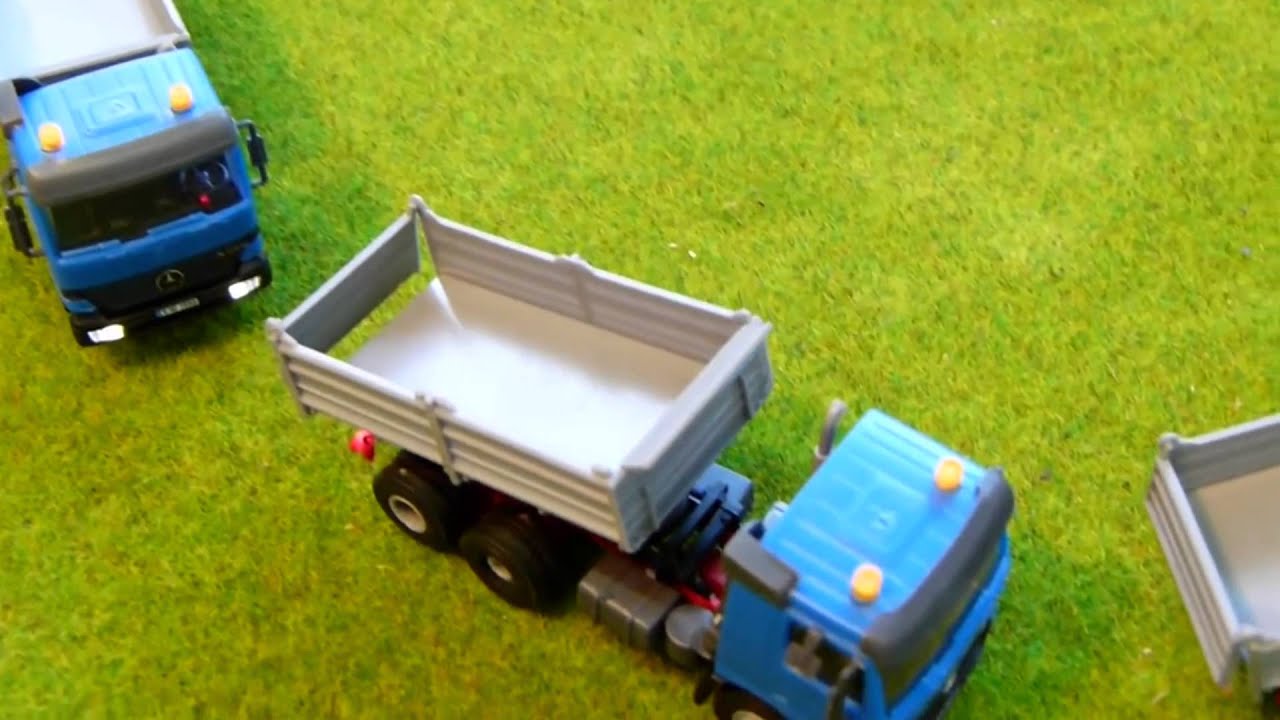 BEST MODEL TRAIN PRODUCTS Viessmann 24071 Mercedes Benz Actros Dump Truck - Functional HO Model