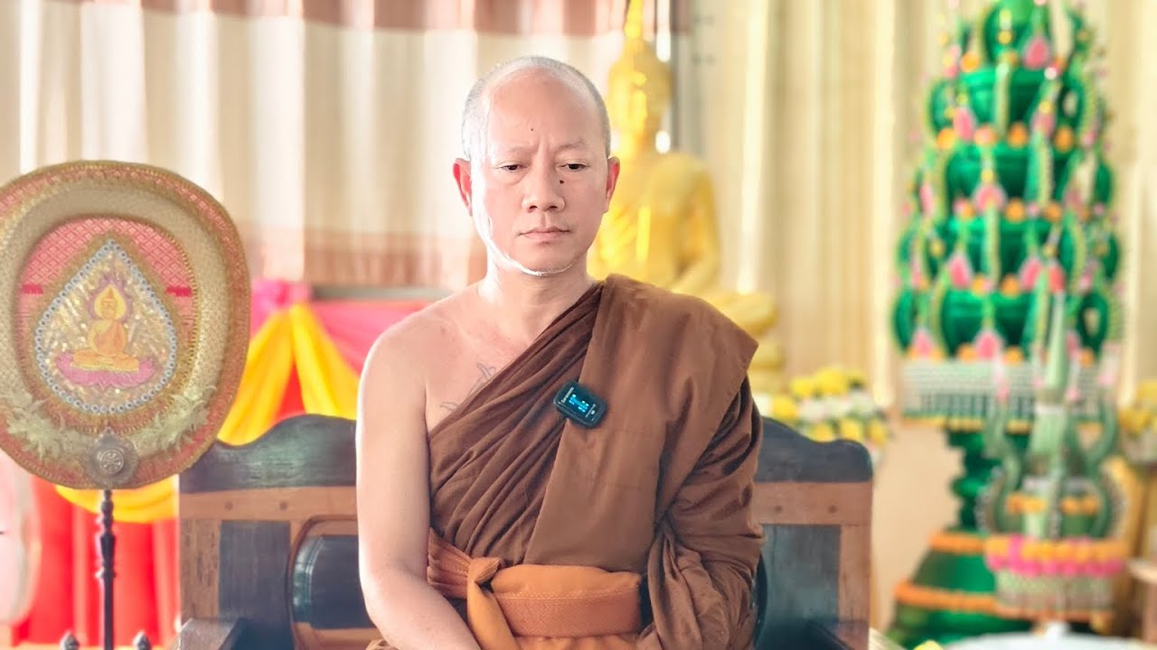 พระอาจารย์มหาธนาศักดิ์ มหาปุญโญ เจ้าคณะตำบลผาน้ำย้อย อำเภอหนองพอกจังหวัดร้อยเอ็ดเมตตาแสดงธรรม