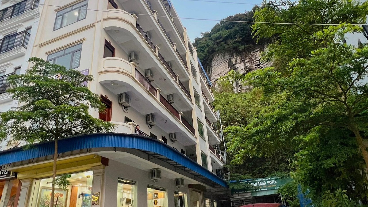 Golden Land Hotel | Cat Ba Island, Vietnam | Hotel Review 🏩