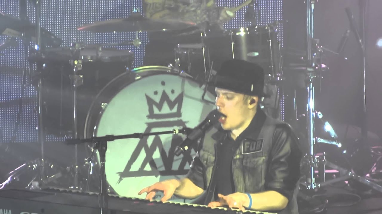 Fall Out Boy Save Rock n Roll﻿ Live Montreal 2013 HD 1080P