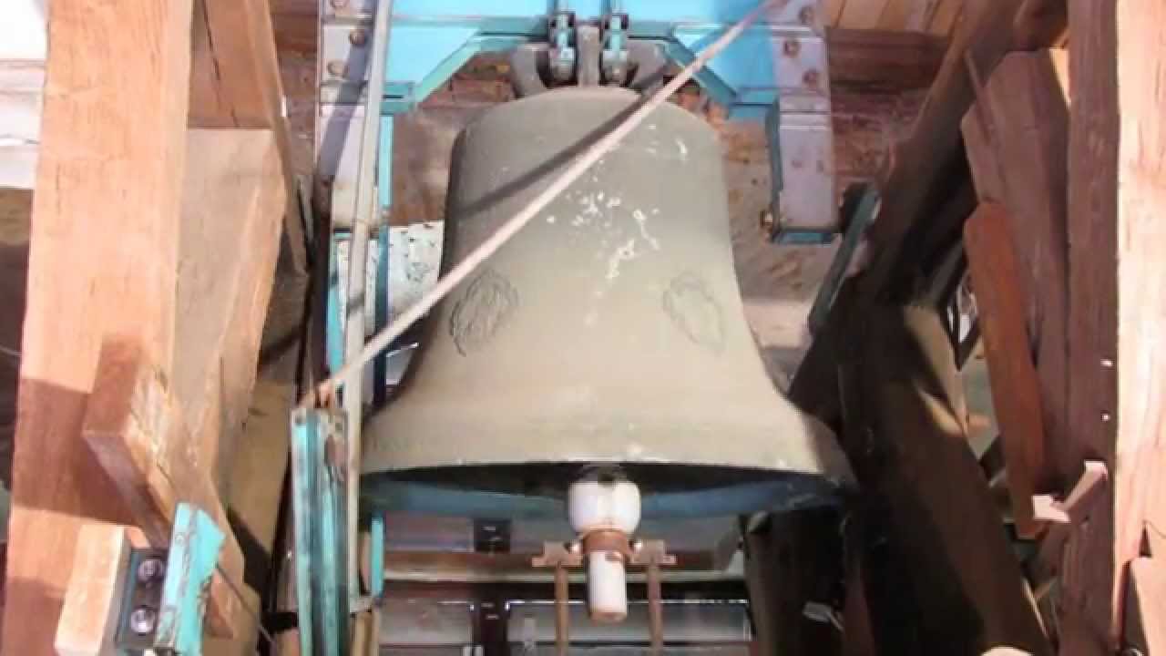 SZENTGOTTH&Aacute;RD (H) - A katolikus templom nagyharangja / Die gro&szlig;e Glocke der katolischen Kirche