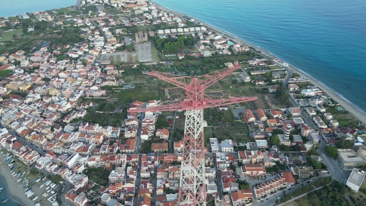 Tra i due mari  Capo Peloro, Messina.