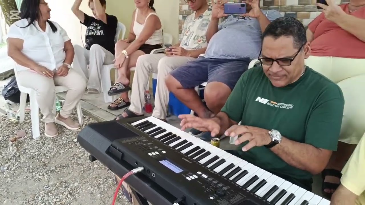 Parranda entre amigos en el Lora Hilton 2026 