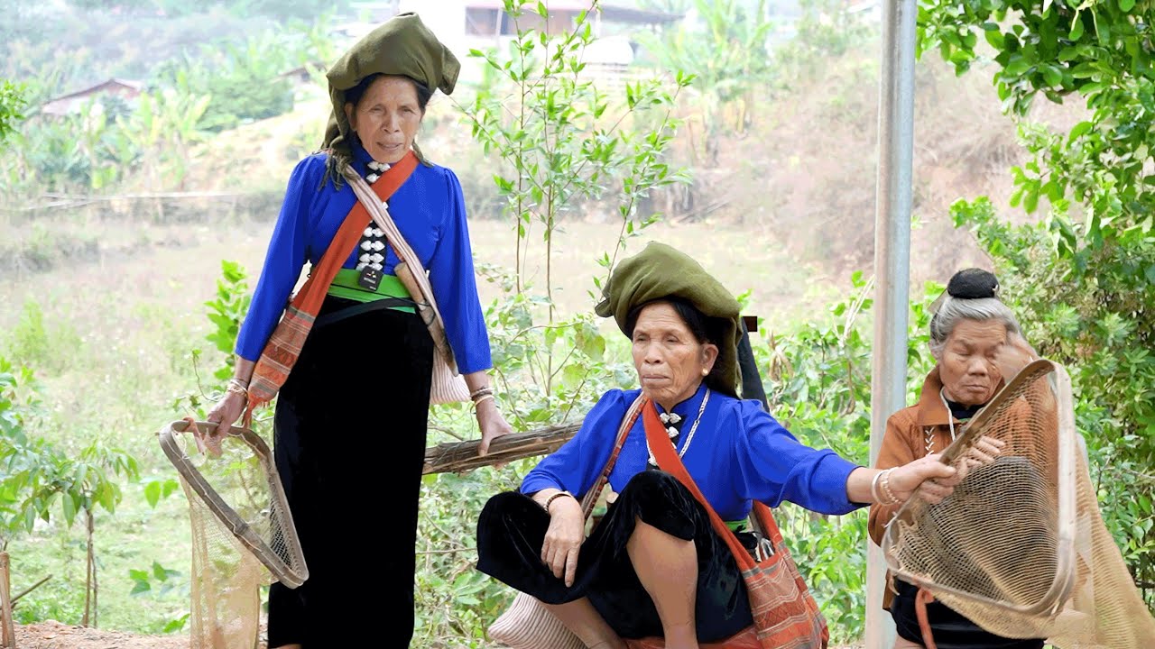 Nghe Bà Biêng Chung Làm Lễ Gọi Hồn - Êm Nai Chung Mưa Hịa Khuồn Đồng Pi Nọng Phăng Ép Àu Nơ