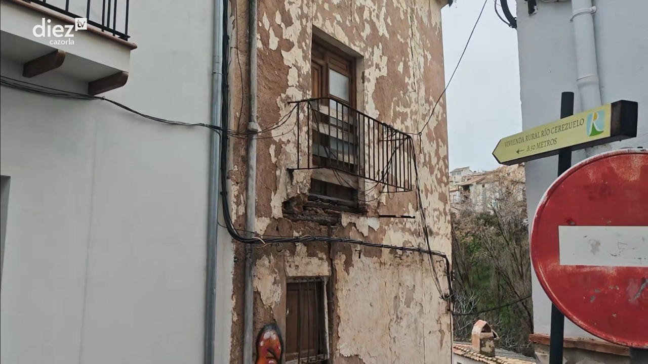 #Cazorla | 🏠Desalojos por riesgo de derrumbe junto al río Cerezuelo 🚧| 110226_