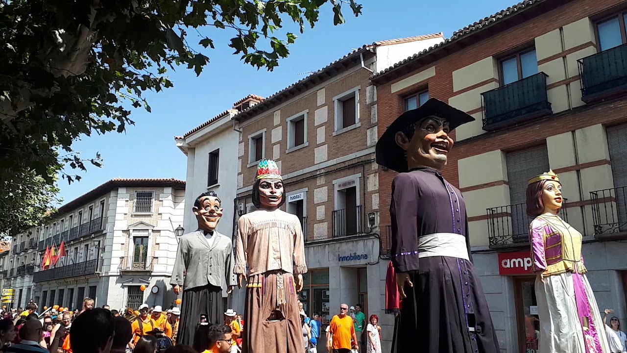 Gigantes y Cabezudos Alcalá De Henares Ferias 2018(1)